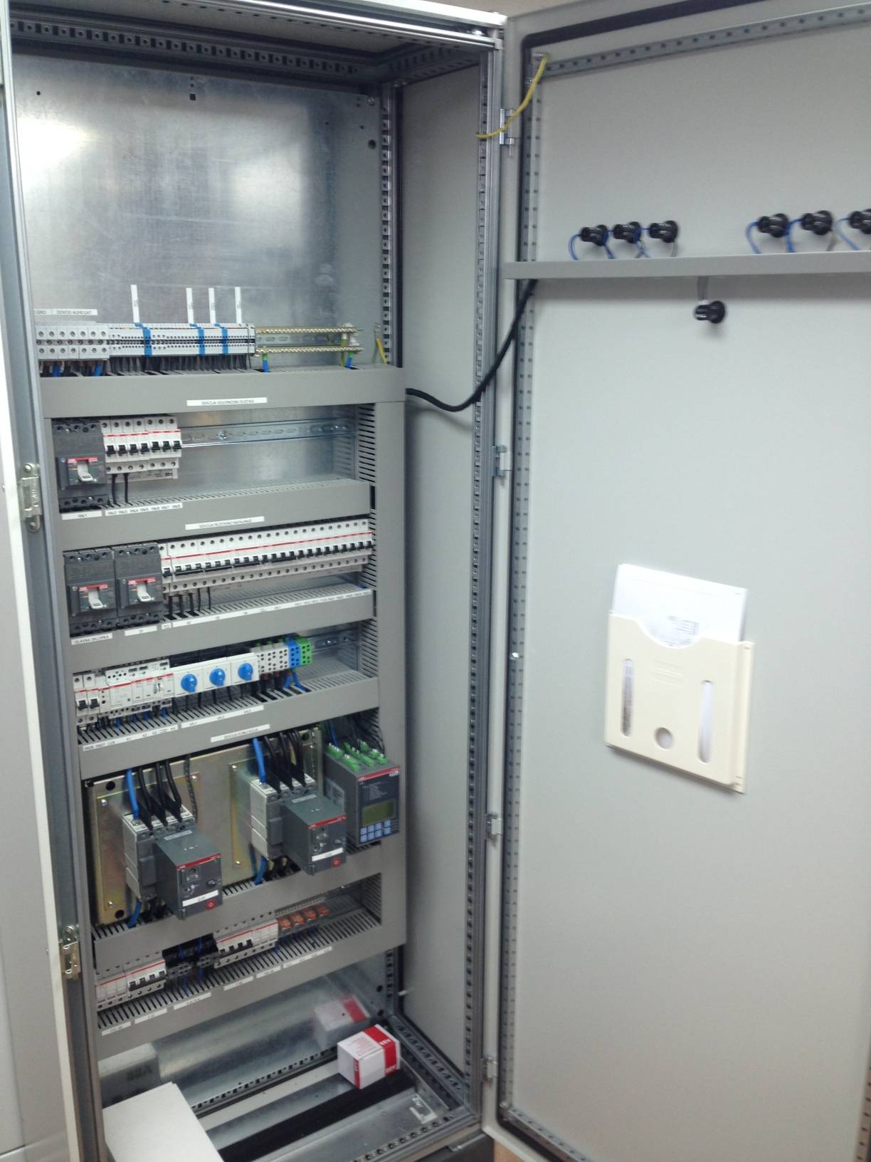  Switch cabinets